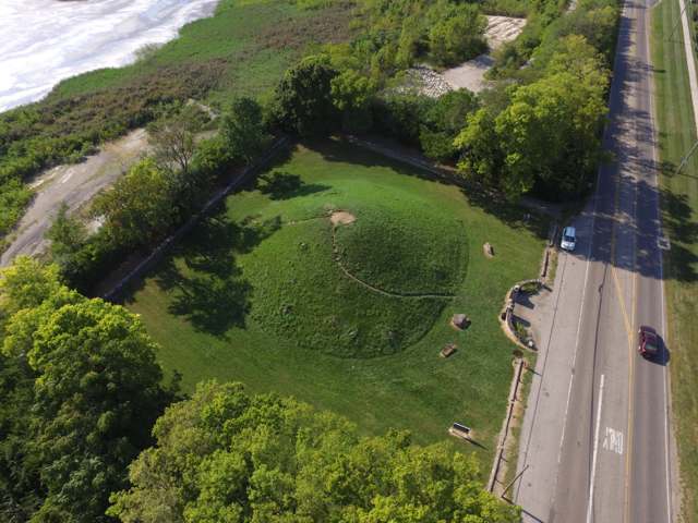 Shrum Mound, an Adena burial mound on the west bluff of the Scioto at 3141 McKinley Avenue, in 2016