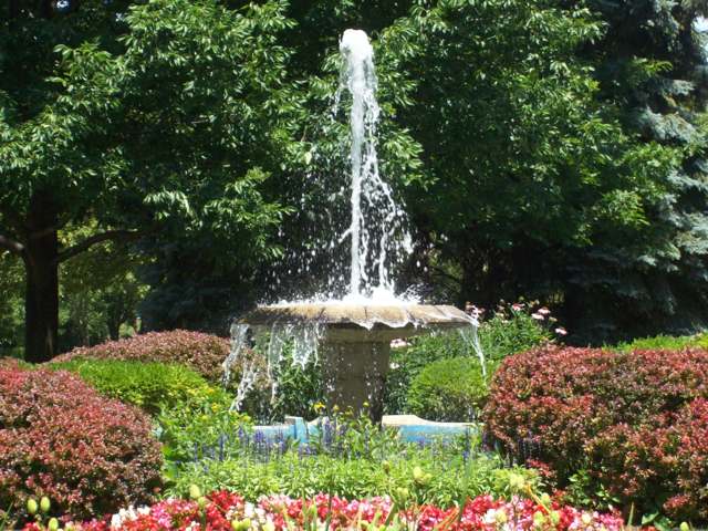 A fountain on Cambridge Boulevard in Marble Cliff