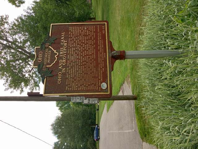 Ohio historical marker in Groveport recalling the Ohio and Erie Canal that brought Wert's Grove and Rarey's Port together; photographed 2024