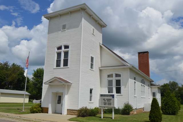St. Louisville Christian Church, 127 S. Sugar Street, St. Louisville