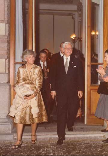 Albert Bruce Sabin (medico e virologo) con la consorte, ospiti del dott. Mario Pisaneschi (dietro) a Salsomaggiore Terme