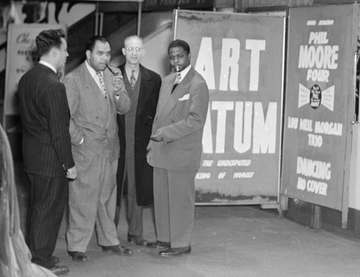 Art Tatum (right) and Phil Moore (left), Downbeat, New York, N.Y., between 1946 and 1948 (Photograph by William P. Gottl