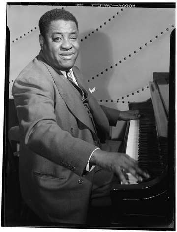 Portrait of Art Tatum, Vogue Room, New York, N.Y., between 1946 and 1948. Photography by William P. Gottlieb
