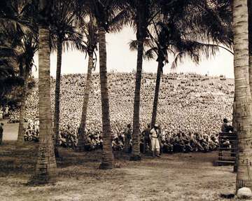 80-G-244710: Bob Hope and entertainers give show for service men at Maui, Territory of Hawaii. Army, Navy. Marines and C