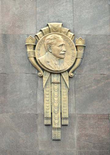 Cleveland Arcade, Cleveland, Ohio, USA. This artwork is in the public domain because the artist died more than 70 years