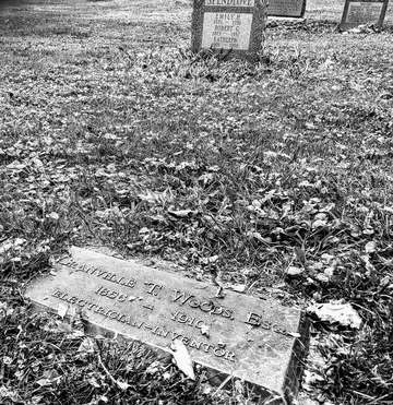 Located in Plot 5, row 3 grave 144, it was donated by some of the companies that depended on his inventions