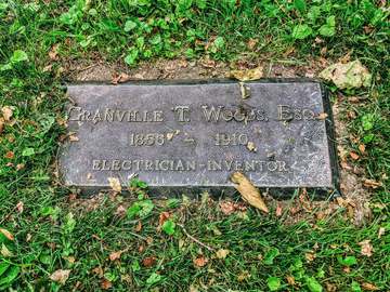 Located in Plot 5, row 3 grave 144, it was donated by some of the companies that depended on his inventions