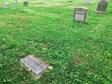 Located in Plot 5, row 3 grave 144, it was donated by some of the companies that depended on his inventions
