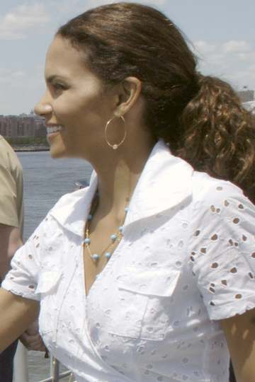 060524-N-7676W-133 New York Harbor (May 24, 2006) - Actress Halle Berry greets Sailors and Marines aboard the amphibious