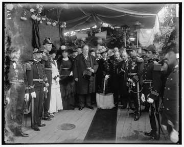 Title: Taft Abstract/medium: Harris &amp; Ewing photograph collection Physical description: 1 negative :
