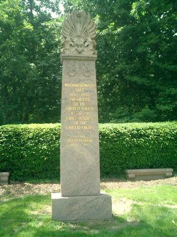 Photograph of the headstone for President William Howard Taft at Arlington National Cemetery, taken by RebelAt in the su