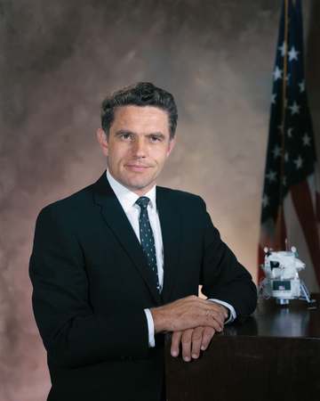 A portrait of astronaut Karl G. Henize, taken the year of his selection.