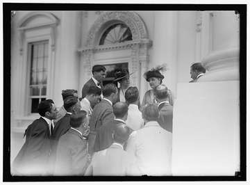 Title: PRESS CORRESPONDENTS WITH LILLIAN WALD AND JANE ADDAMS Abstract/medium: 1 negative : glass ; 5 x 7 in. or smaller