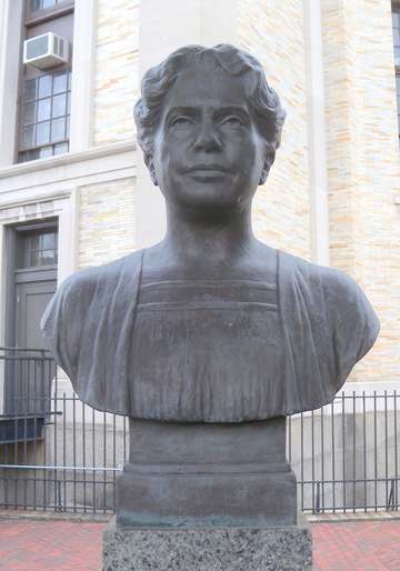 Lillian Wald bust.