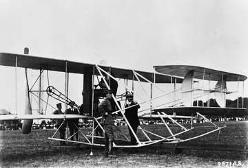 American Military Aircraft Pre-1914 Wright Military Flyer 1909. Left to right: Lt. Benjamin D. Faulis; Wilbur Wright, Lt