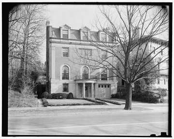 Title: Home of Senator Robert A. Taft. Washington, D.C., Dec. 26. An exterior view of the Washington home of Senator Rob