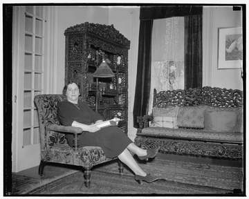 Title: Mrs. Robert Taft Abstract/medium: 1 negative : glass ; 4 x 5 in. or smaller