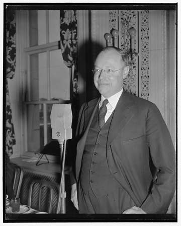 Title: New Ohio Senator speaks to press club. Washington, D.C., Jan. 19. Senator Robert A. Taft, Republican Senator from
