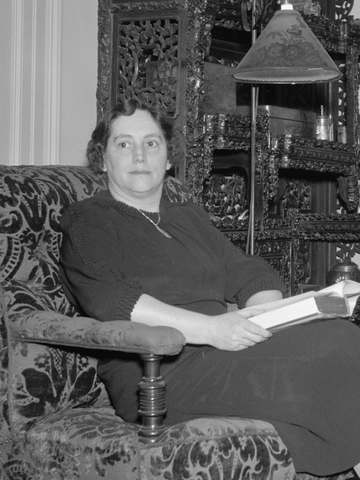 Title: Mrs. Robert Taft Abstract/medium: 1 negative : glass ; 4 x 5 in. or smaller
