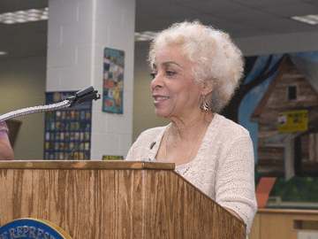 Actress Ruby Dee speaks to attendees at a special luncheon hosted by Georgia Cares and Rep. David Scott.