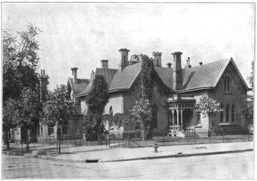 former home of Salmon P. Chase at E. State and Sixth Street, Columbus, Ohio, seen in 1909 photo.