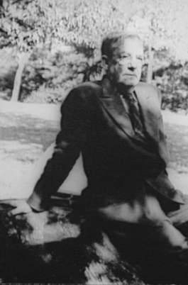 Photo of author Sherwood Anderson in Central Park