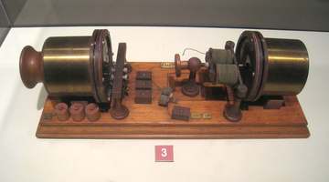 Carbon-resistance telephone transmitter, 1878, patent model by Thomas Edison. Exhibit in National Museum of American His