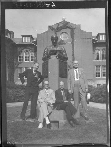 Persistent URL: digital.lib.muohio.edu/u?/snyder,3008 Subject (TGM): Sculpture; Monuments and memorials; Teachers; Autho