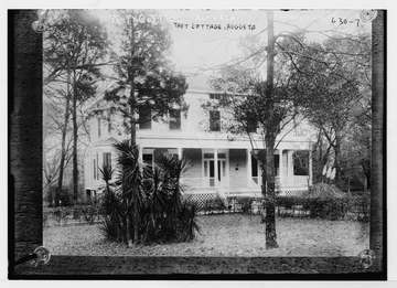 Title: Taft cottage, exterior, Augusta Abstract/medium: 1 negative : glass ; 5 x 7 in. or smaller.