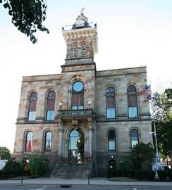 Courthouse building in Columbiana, Ohio