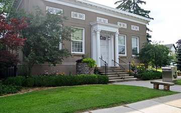 Public library in New London, Ohio