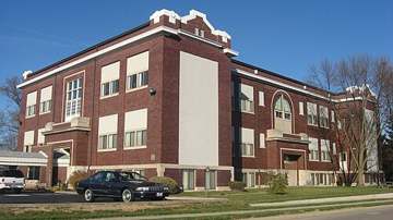 McKinley School in West Milton, Ohio, home of a system supplied by the Great Miami Buried Valley Aquifer wells.